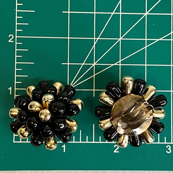 Cluster Earrings Black And Gold Bursts Clip Ons Lightweight - Picture 9 of 9